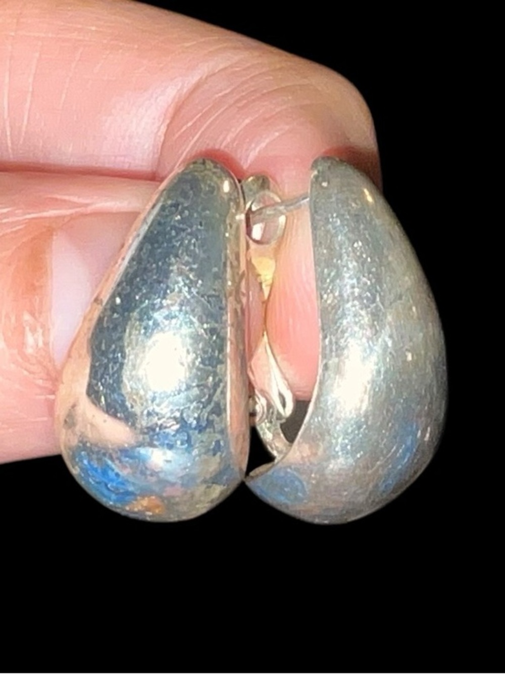 Chunky Silver Teardrop Clip-On Earrings signed Thailand .